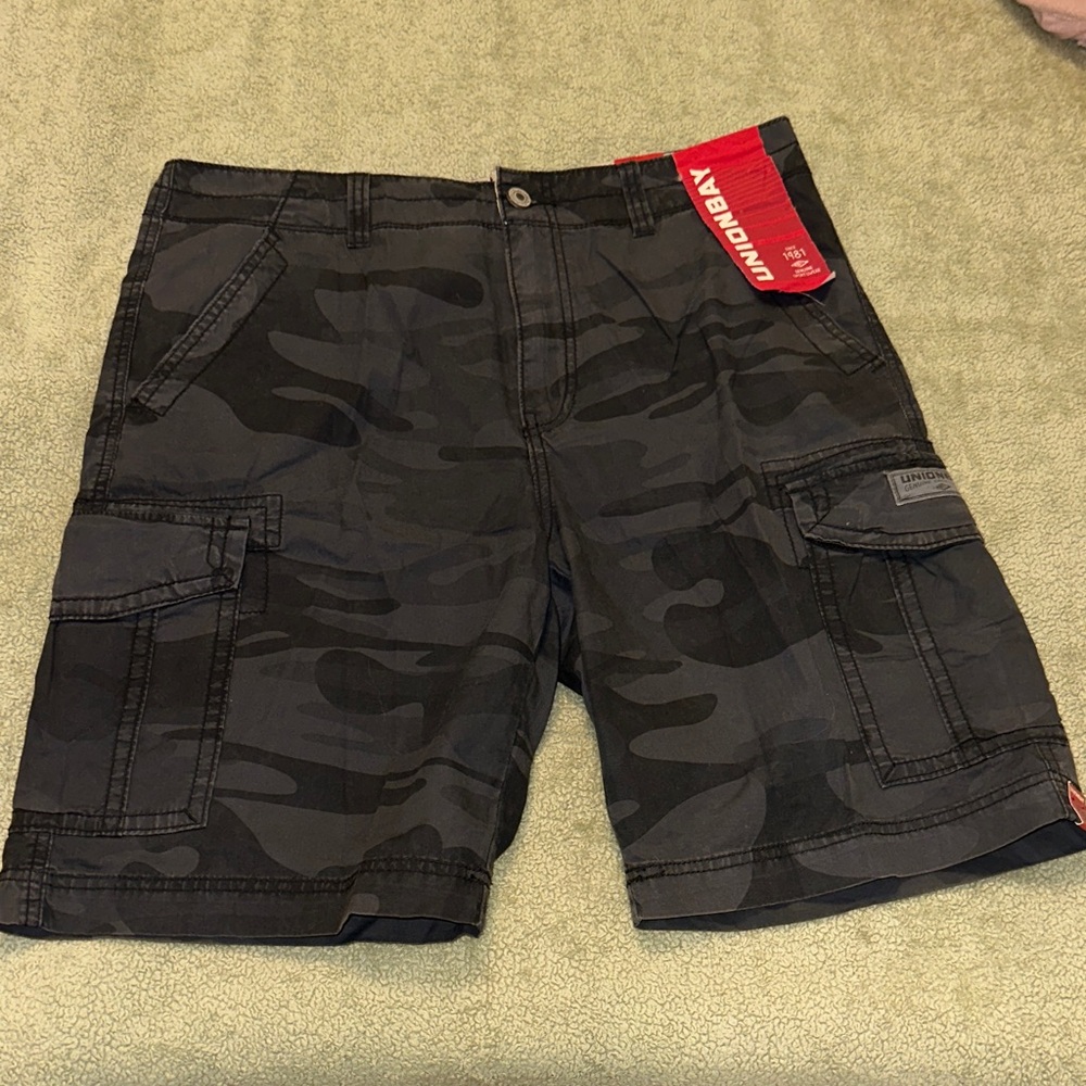 Union Bay  Young Men’s Black Camo Shorts 36 Waist New With Tags